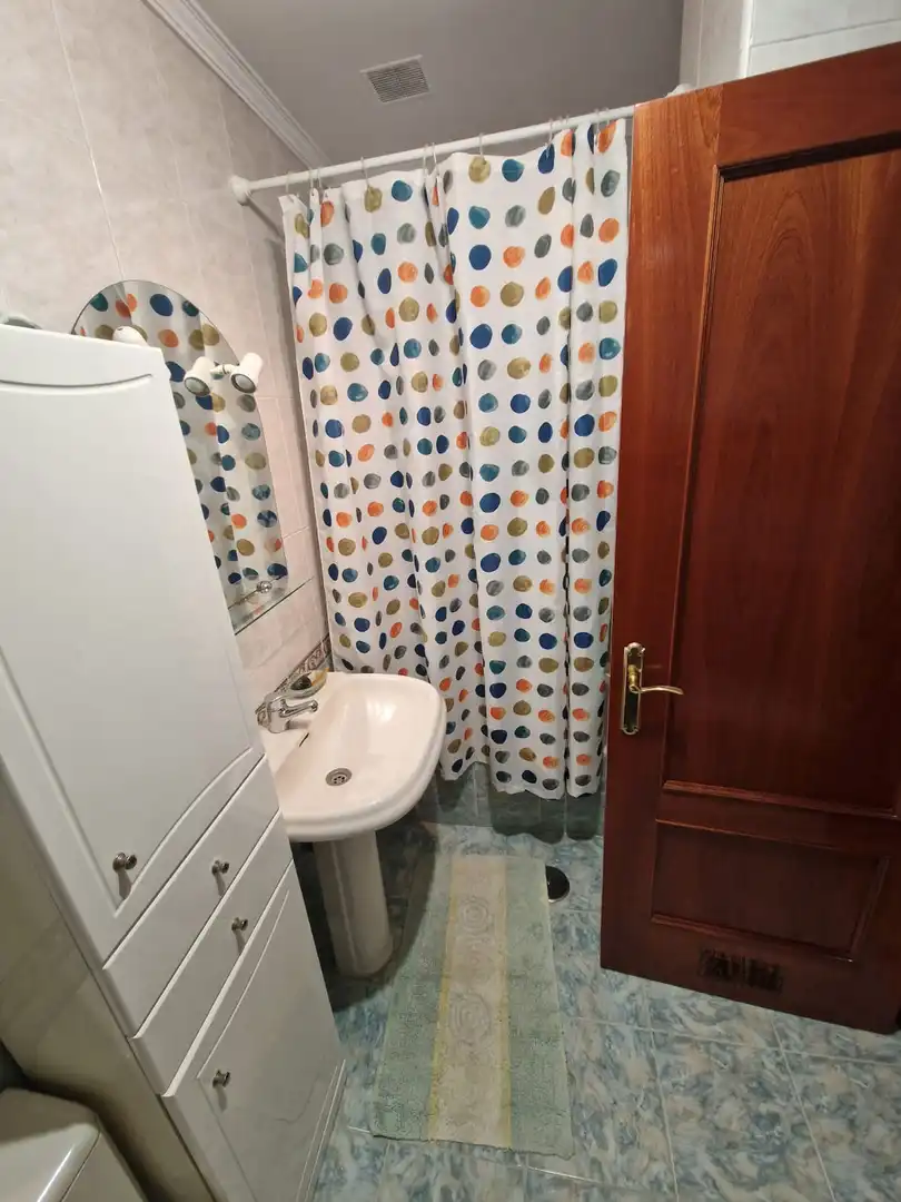 Bathroom of Flat for sale in Oviedo   with Heating, Parquet flooring and Terrace