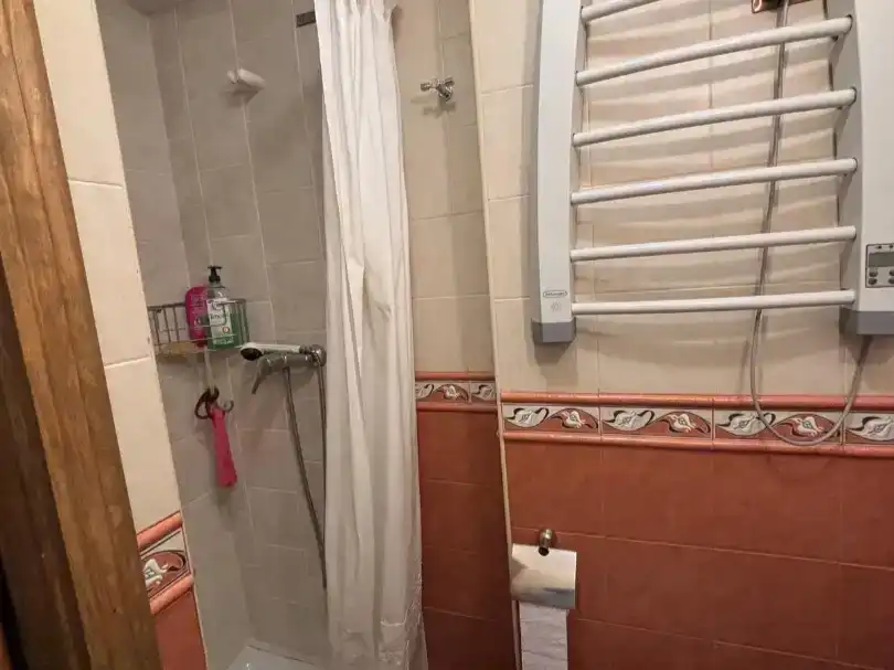 Bany de Pis en venda en Lena