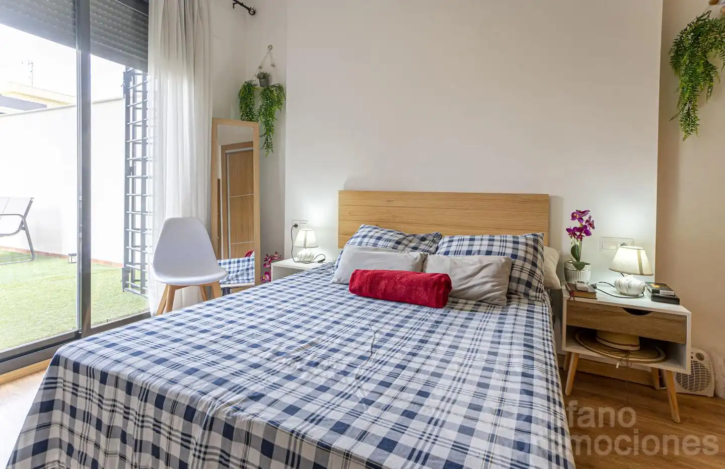 Bedroom of Ground floor for sale in Málaga  with Air Conditioner, Private garden and Parquet flooring