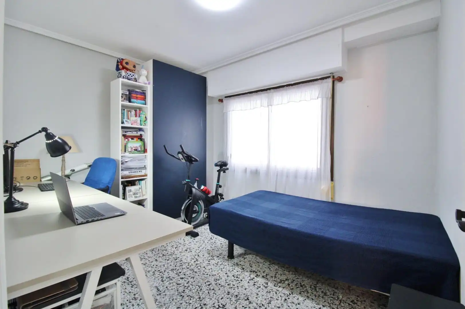Habitación de Piso en venta en Alicante / Alacant con Aire acondicionado, Calefacción y Terraza