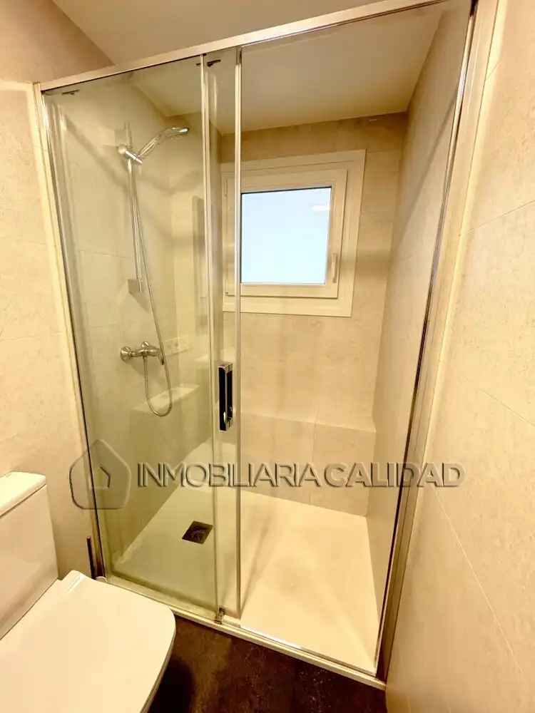 Bathroom of Flat for rent in Burgos  with Heating and Furnished