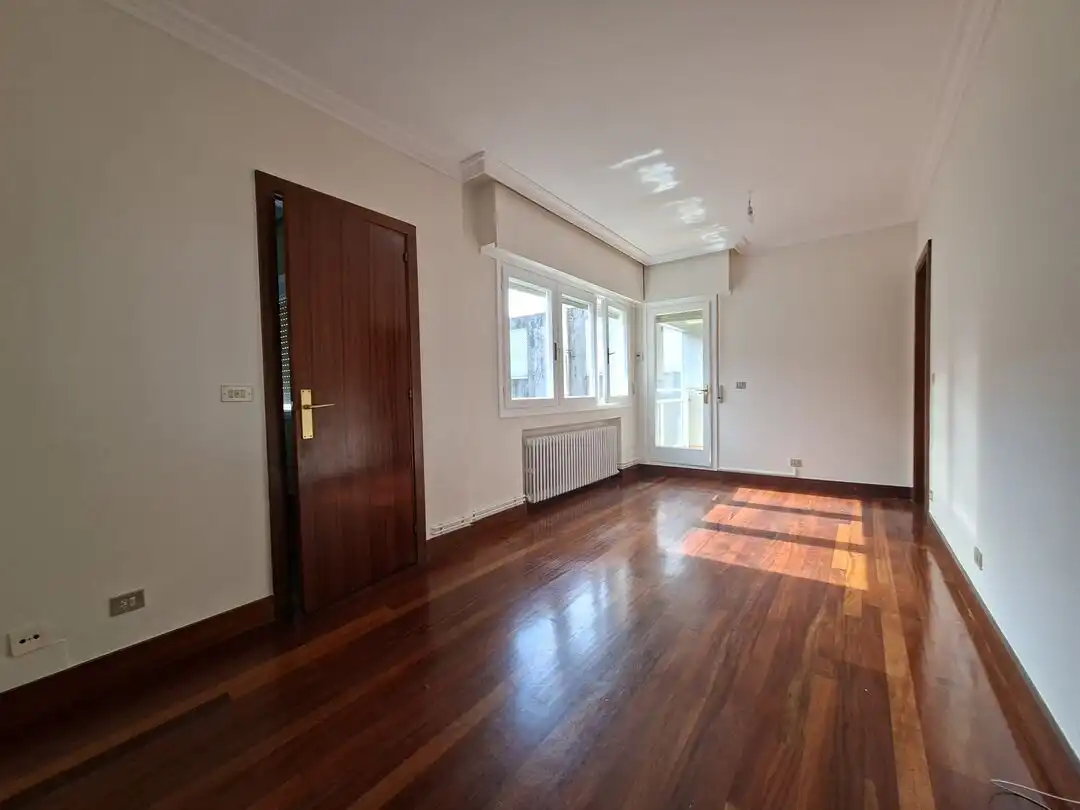 Wohnzimmer von Wohnung zum Verkauf in Durango mit Heizung, Abstellraum und Balkon