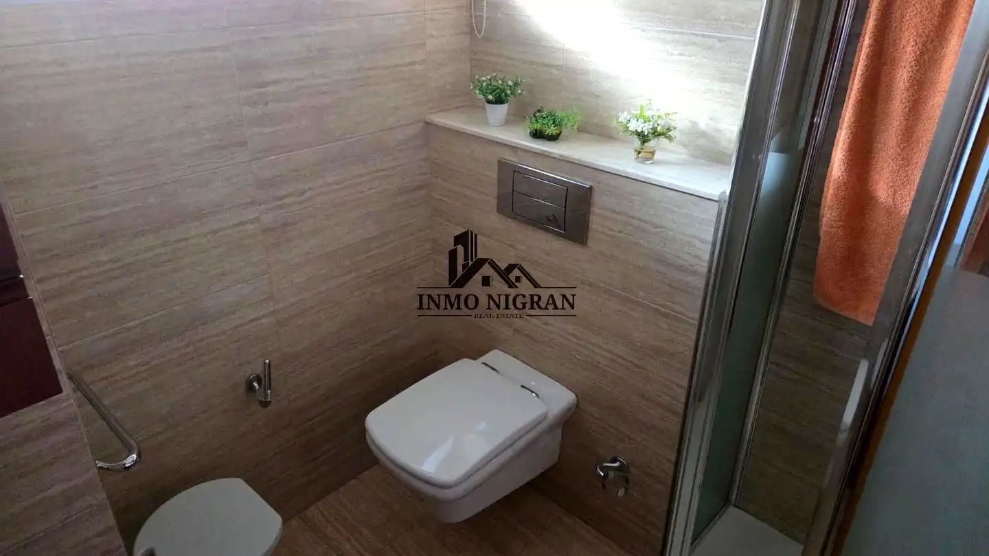 Baño de Piso en venta en Vigo  con Amueblado