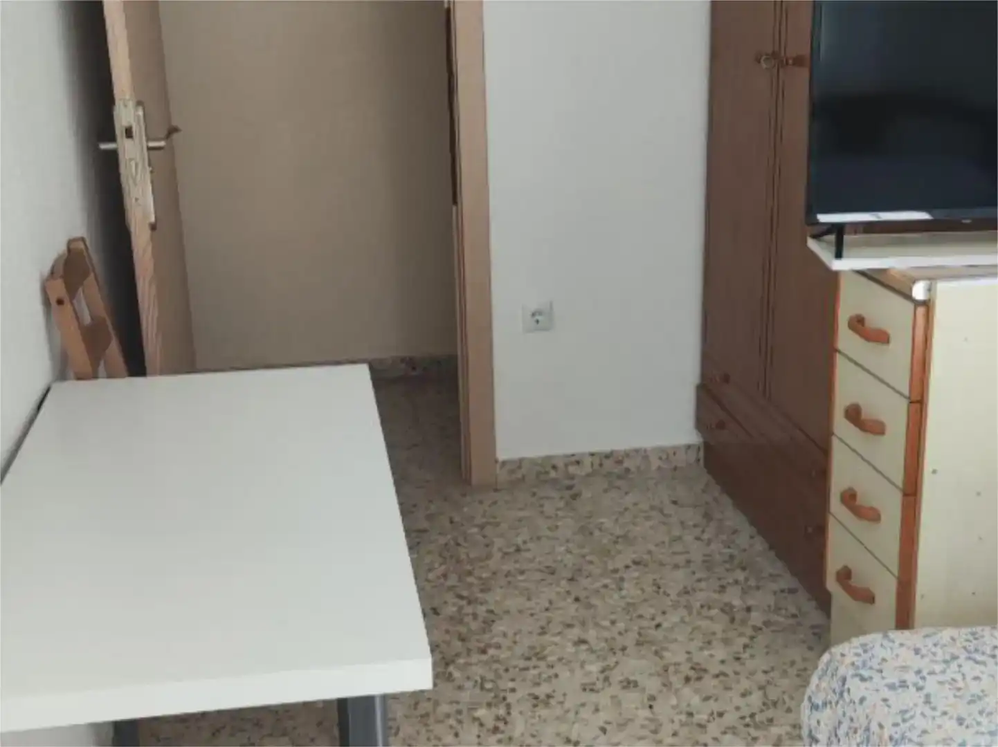 Bedroom of Flat for share in Zaragoza  with Furnished and Balcony