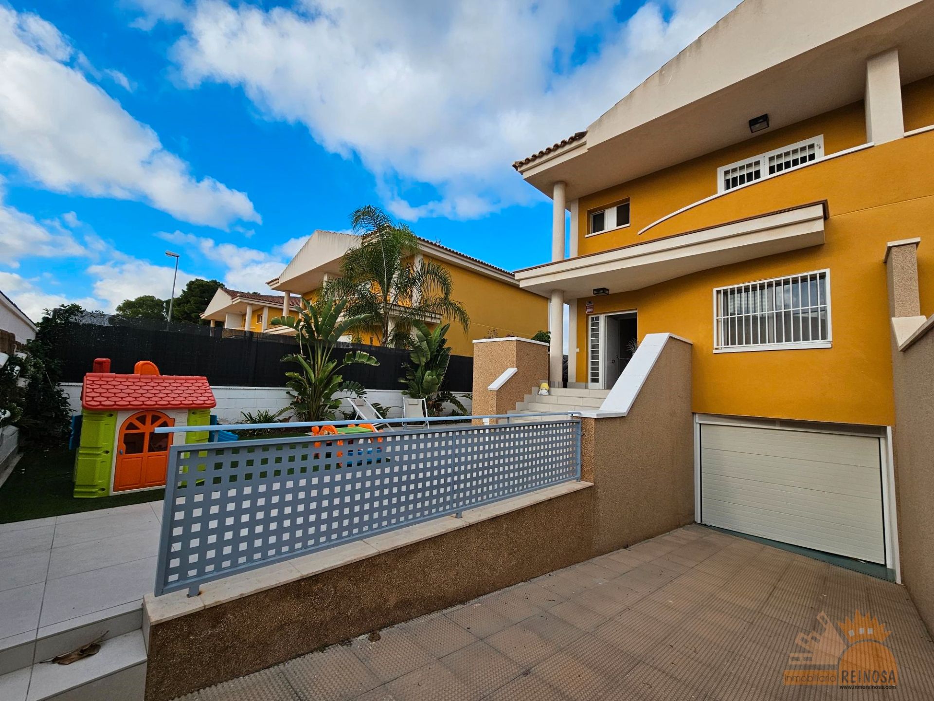 Exterior view of Single-family semi-detached for sale in Molina de Segura  with Air Conditioner, Heating and Private garden