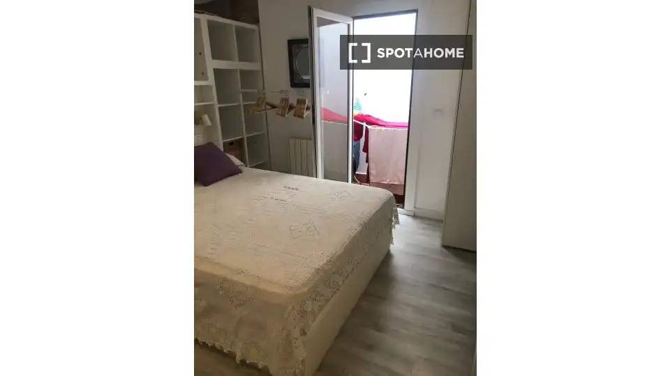 Schlafzimmer von Wohnung zur Miete in Barcelona mit Klimaanlage, Heizung und Möbliert