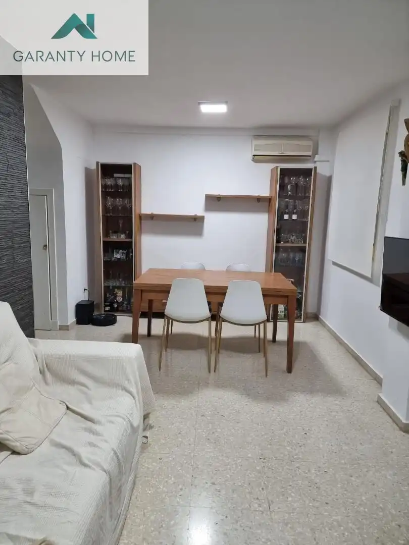 Menjador de Casa adosada en venda en Alhaurín de la Torre amb Aire condicionat, Calefacció i Moblat