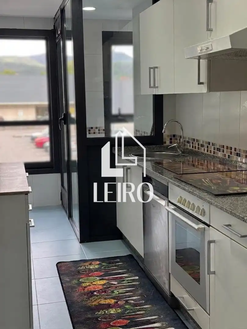Cocina de Apartamento en venta en Vilagarcía de Arousa con Calefacción, Terraza y Trastero