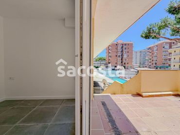 Apartament amb balcó en venda a Els Pins