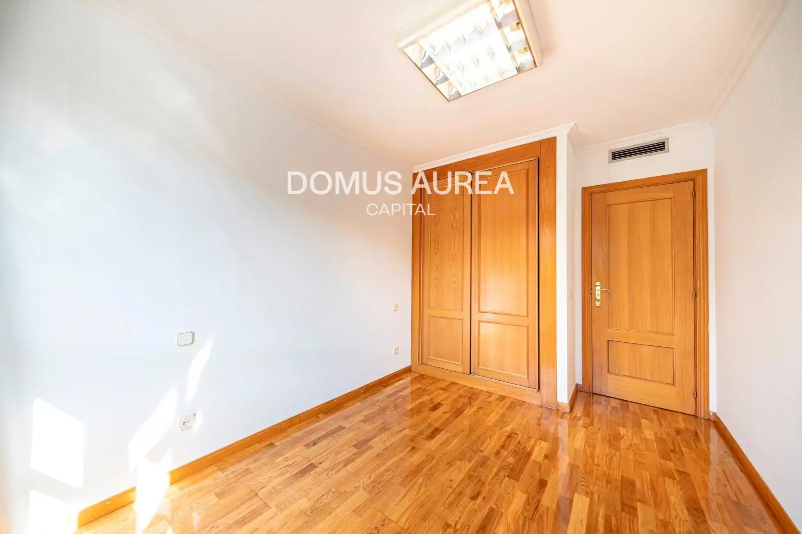 Flat for rent in Aviador Zorita, Cuatro Caminos - Azca