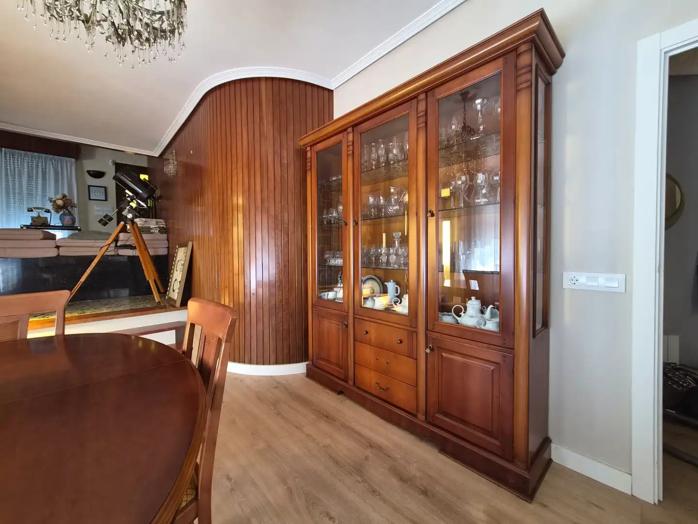 Comedor de Casa o chalet en venta en Oleiros con Calefacción, Jardín privado y Parquet