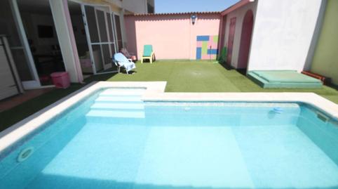 Foto 4 de Casa adosada en venda a Calle Ronda Norte, Lobón, Badajoz