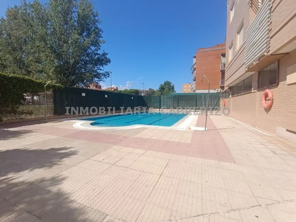 Piscina de Piso en venta en  Logroño con Calefacción, Parquet y Terraza