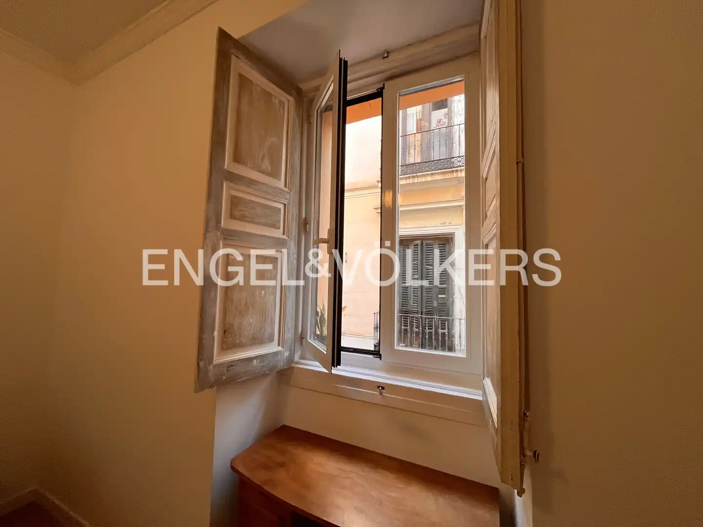 Balcony of Flat for rent in Madrid  with Air Conditioner, Heating and Parquet flooring