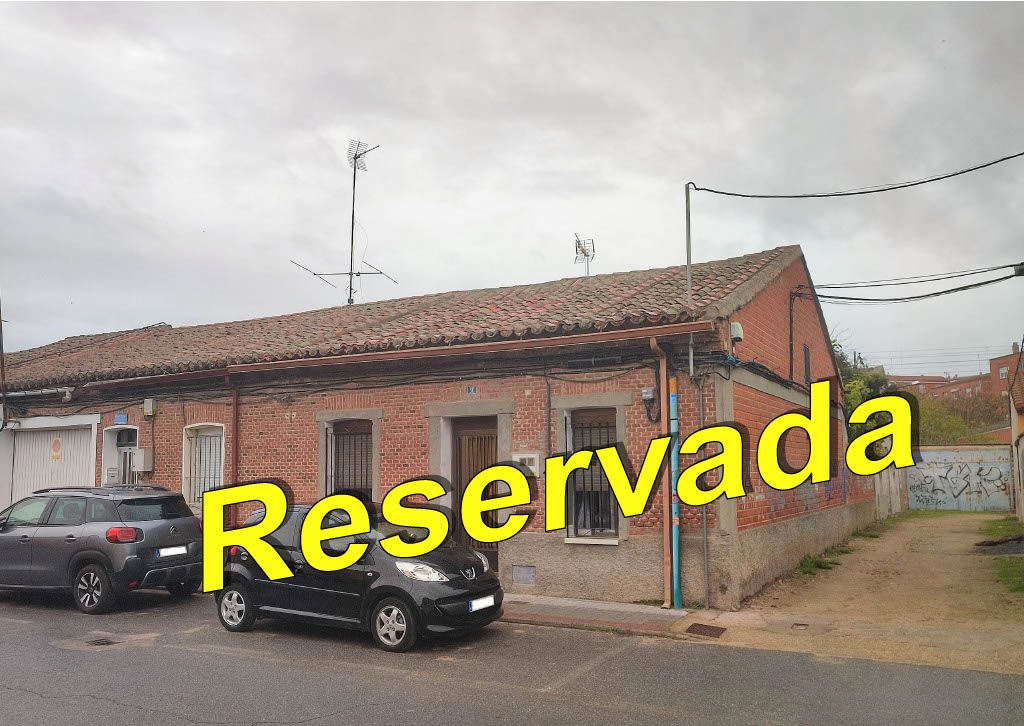 Exterior view of Houses for sale in Medina del Campo  with Furnished and Washing machine
