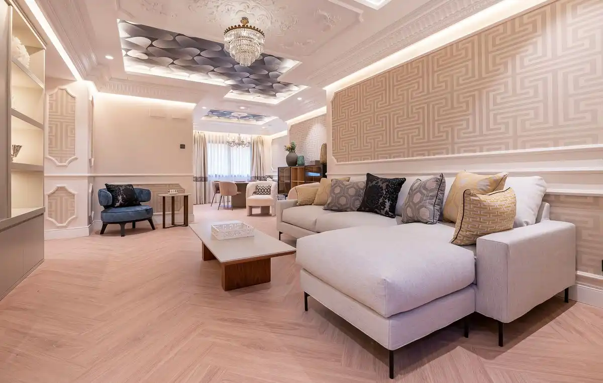 Flat with lift for sale in C. de Guzmán el Bueno, imagen 3