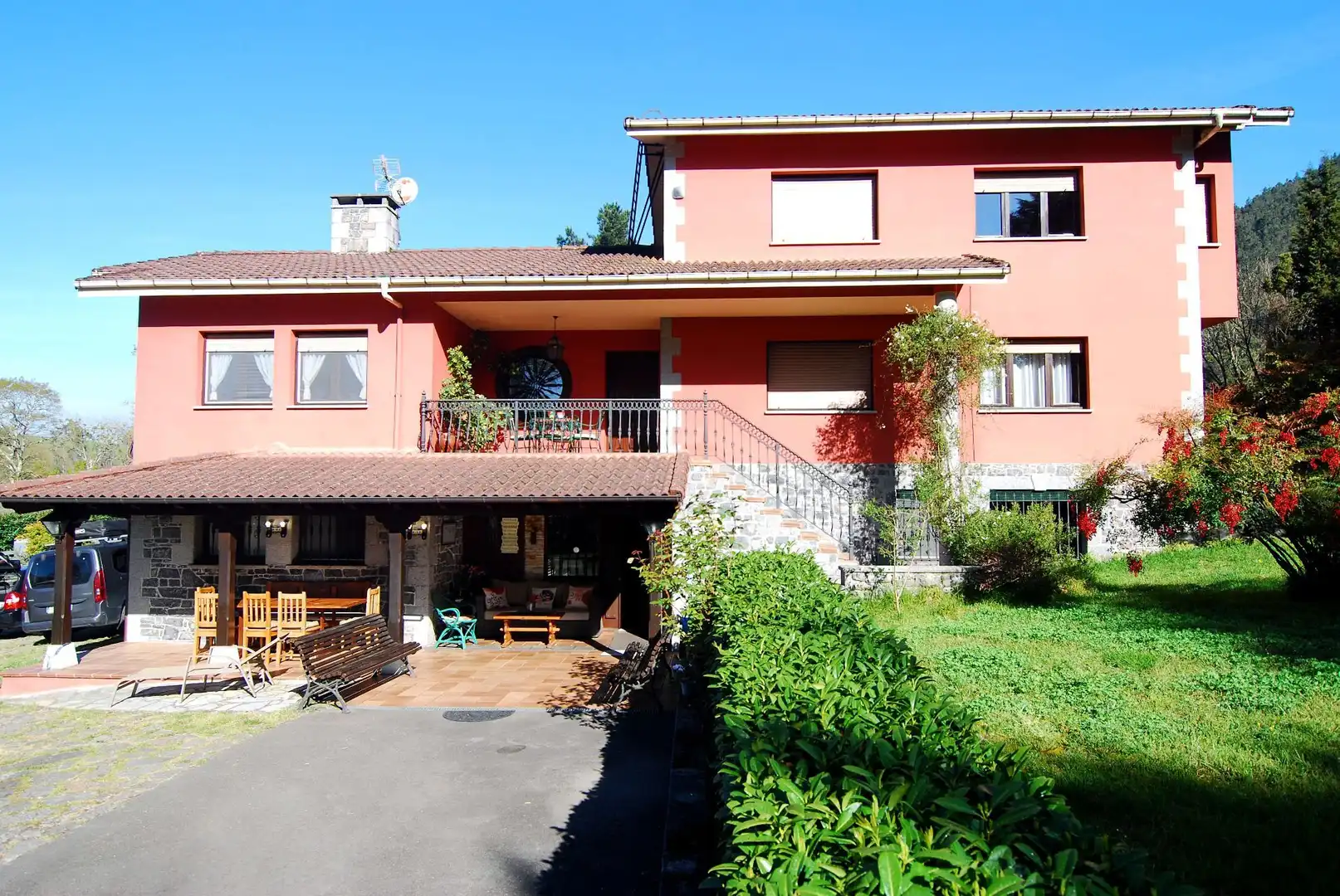 Vista exterior de Casa o chalet en venta en Cangas de Onís con Calefacción, Jardín privado y Amueblado