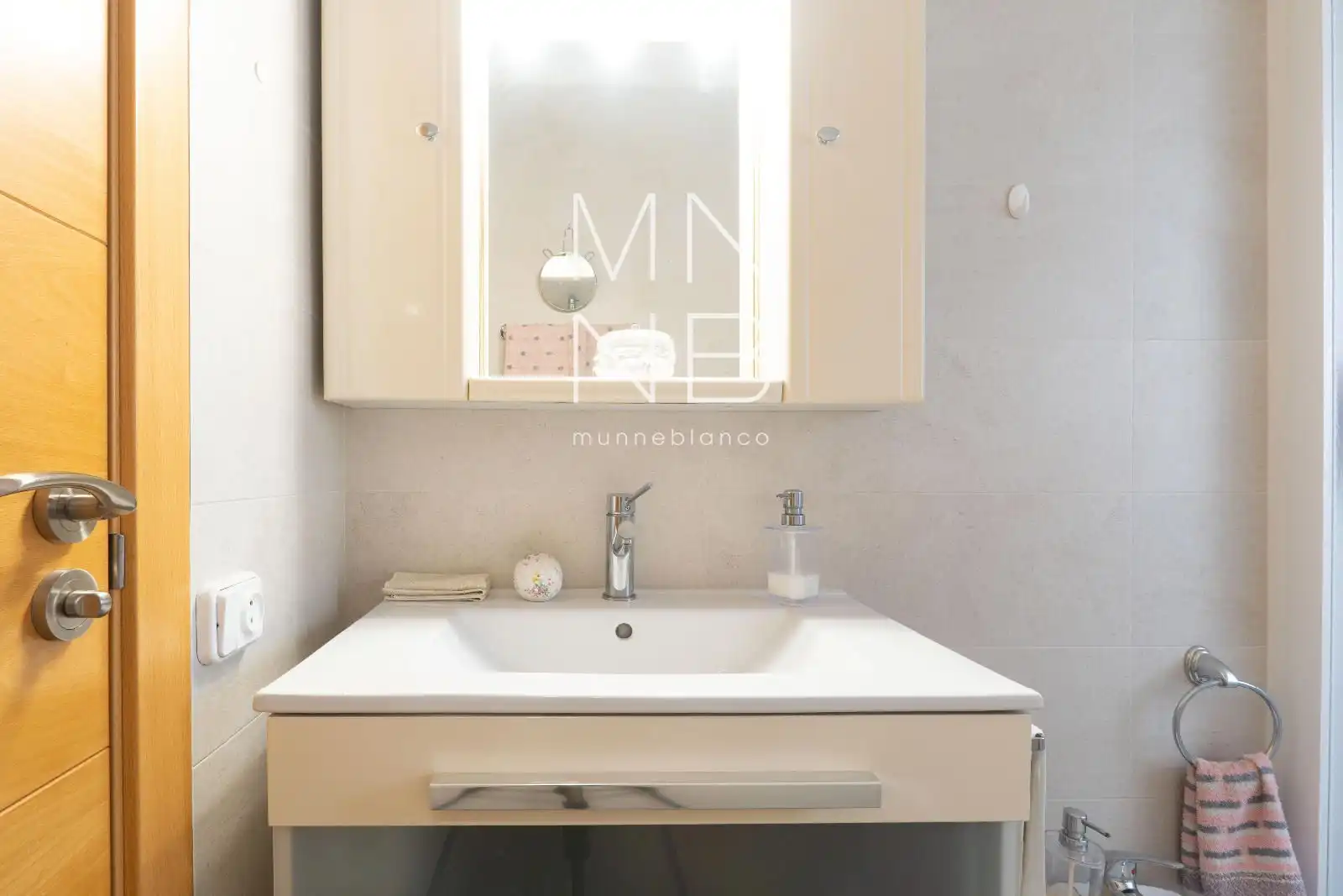 Baño de Piso en venta en Población de Arroyo con Aire acondicionado, Calefacción y Terraza