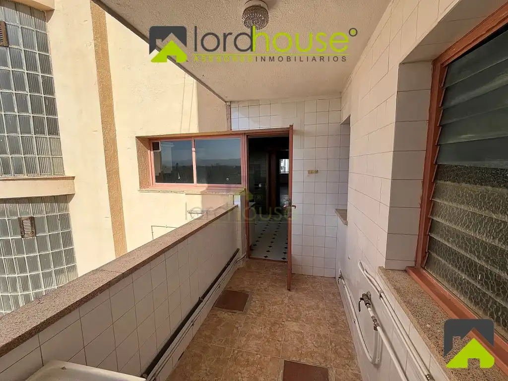 Piso con ascensor en venta en Avenida Juan Carlos I, imagen 24