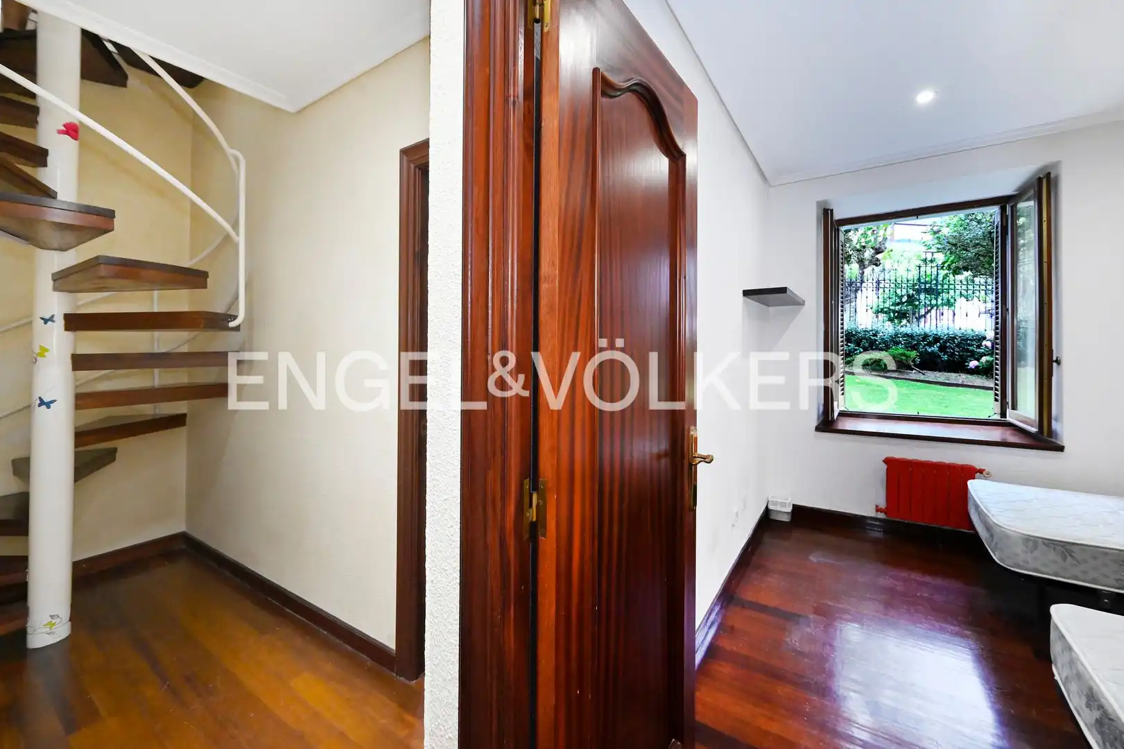 Maisonette zur Miete in Santander mit Heizung, Privatgarten und Parkett