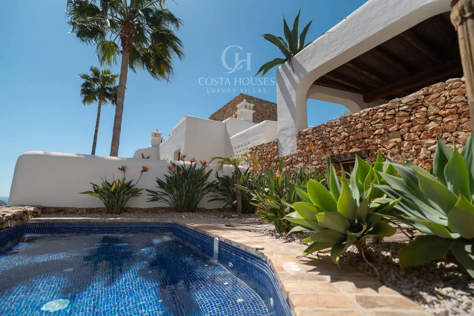 Vista exterior de Casa o xalet en venda en Moraira amb Aire condicionat, Calefacció i Jardí privat
