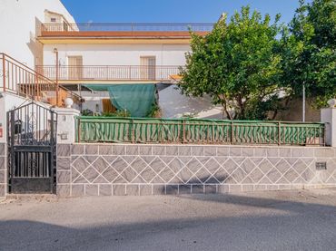 Casa amb balcó en venda a Calle LOS LLANOS 3
