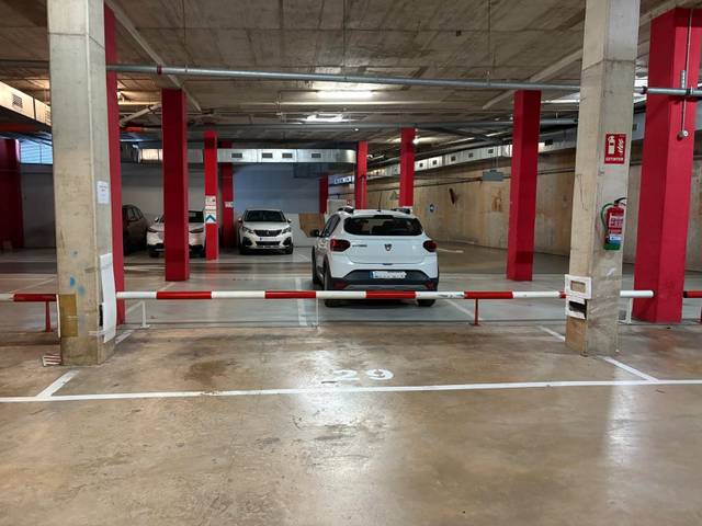 Garaje en Alquiler en Carrer de la Mare de Déu de Sales, 69 en Centre