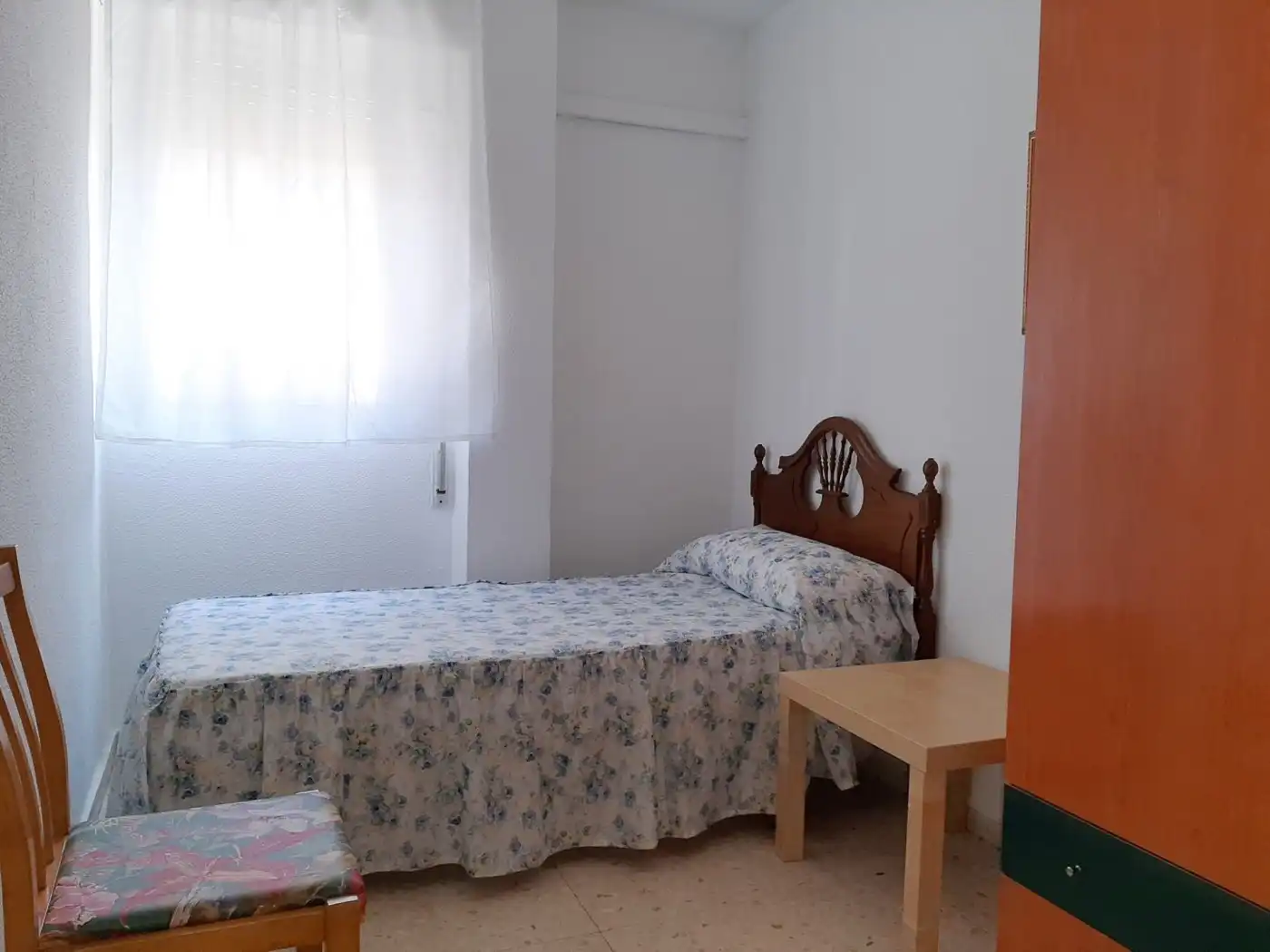 Habitación de Piso de alquiler en Sevilla con Aire acondicionado y Balcón