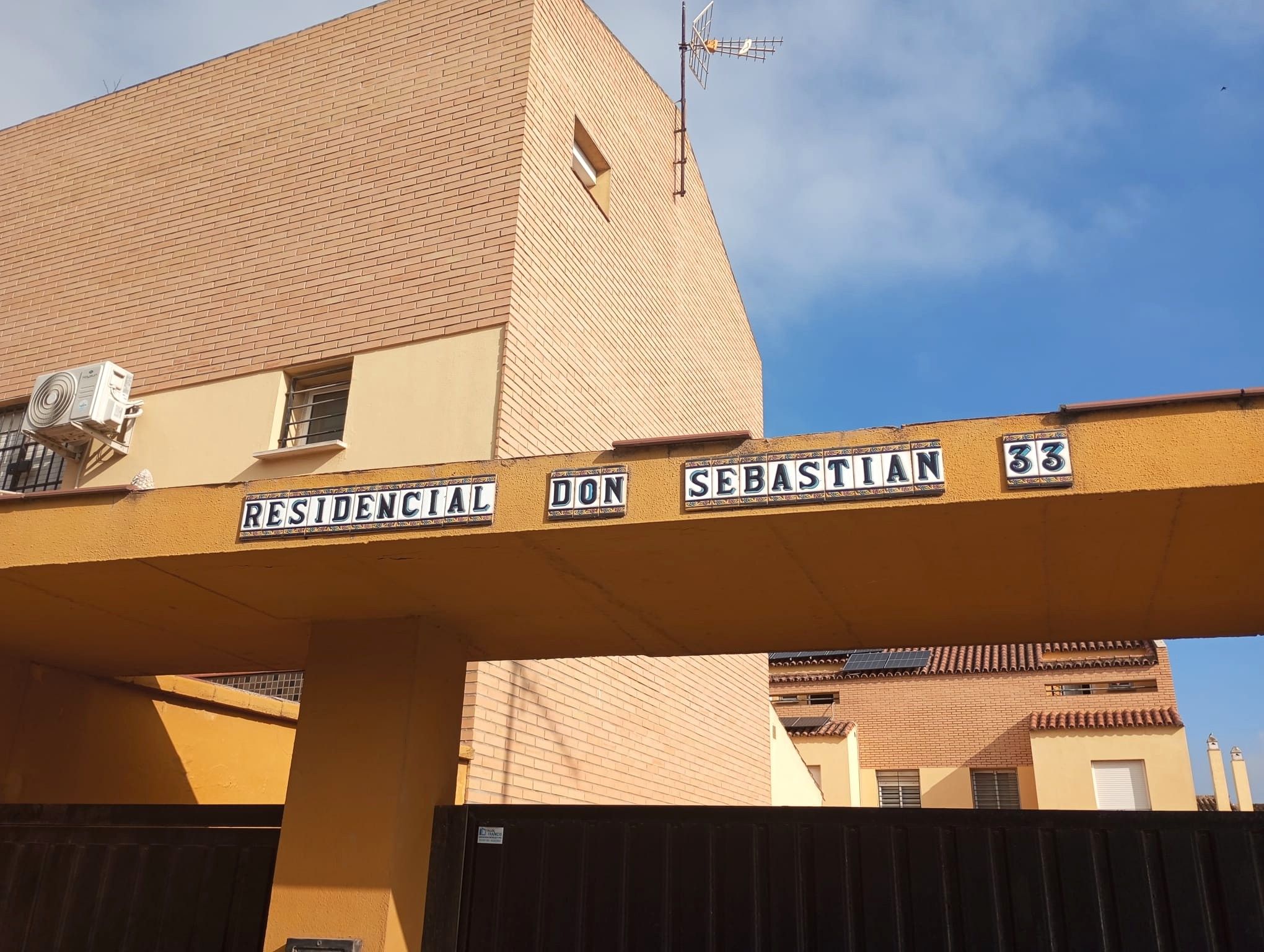 Exterior view of House or chalet for sale in Algeciras