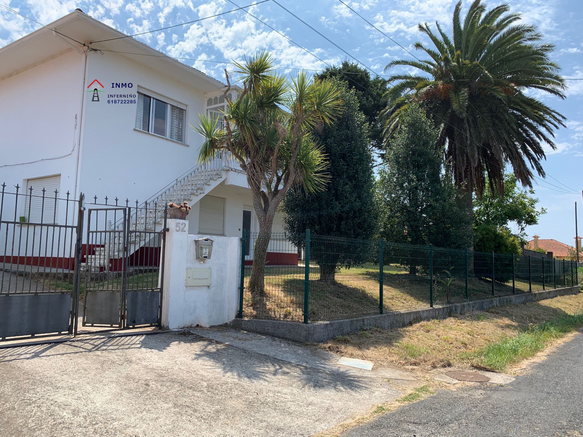 Vista exterior de Casa o xalet en venda en Narón amb Calefacció, Terrassa i Traster