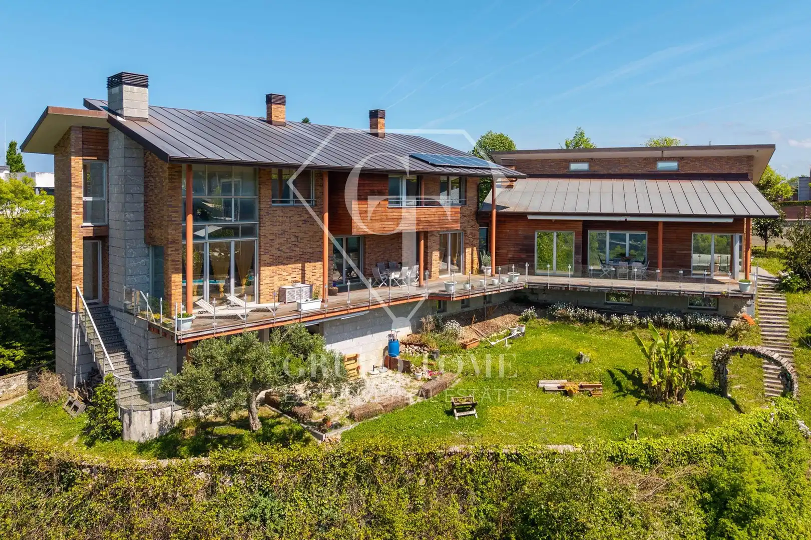 Vista exterior de Casa o xalet en venda en Donostia - San Sebastián  amb Calefacció, Jardí privat i Terrassa
