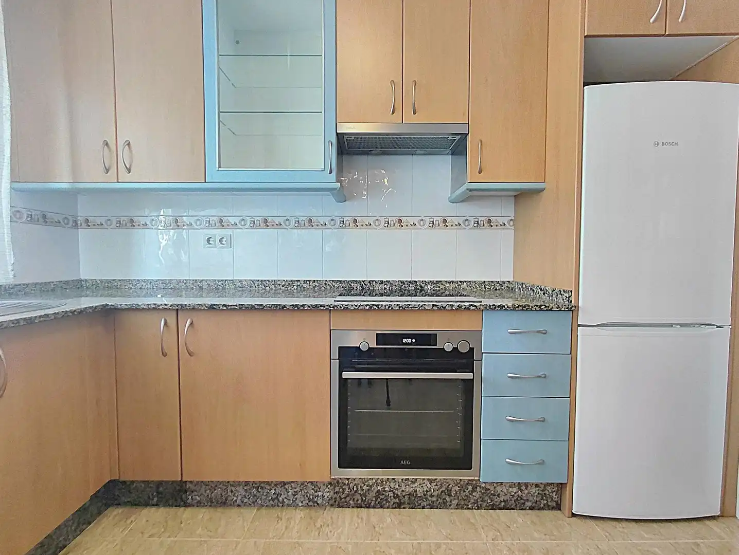 Cocina de Planta baja de alquiler en Vilagarcía de Arousa con Amueblado