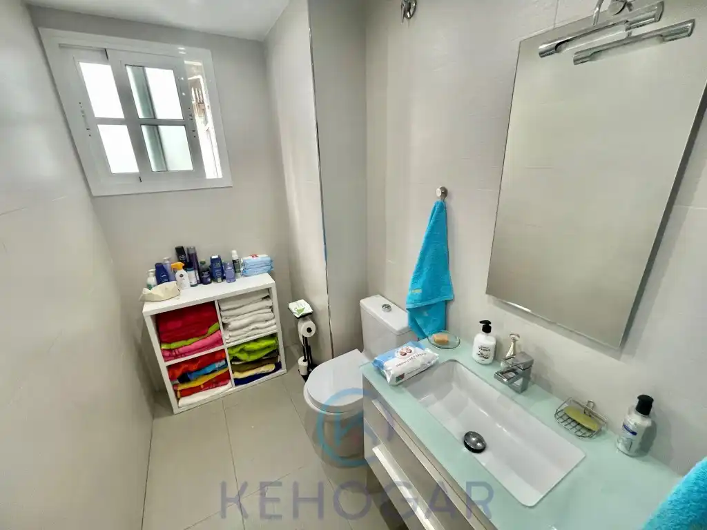 Bathroom of Flat for sale in Dos Hermanas