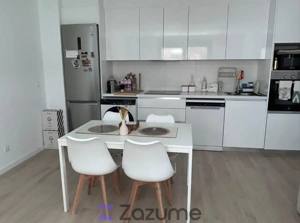 Apartament de lloguer a C. de Juan de la Hoz, Guindalera