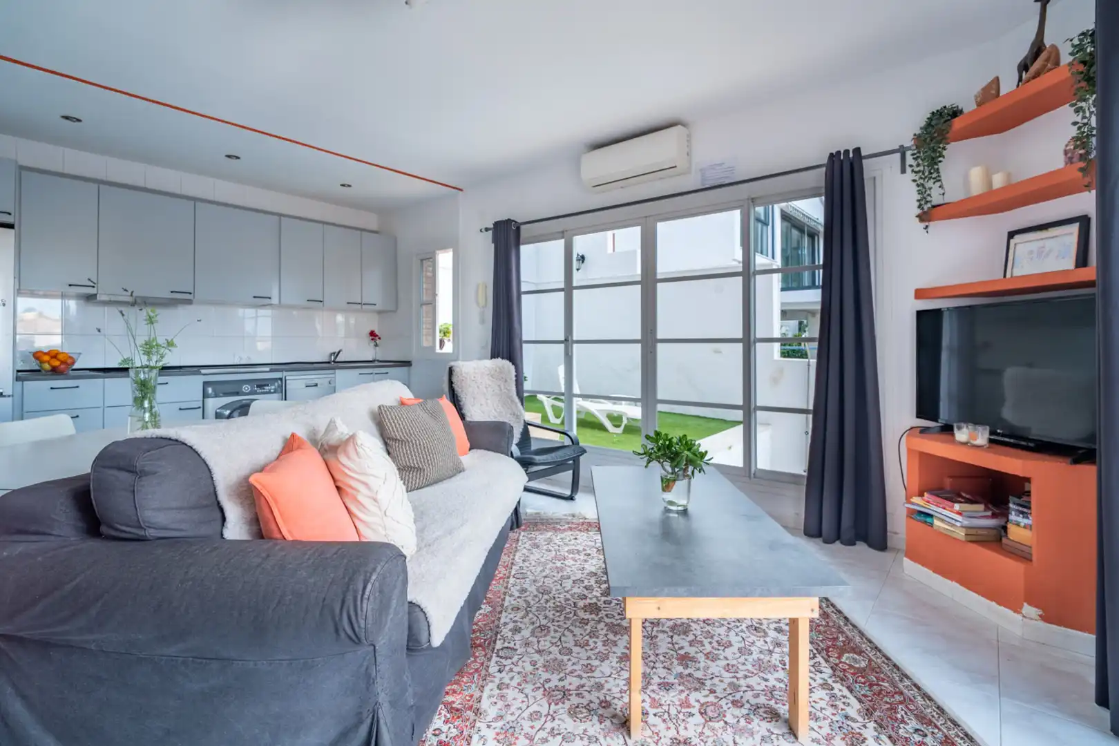 Living room of Houses for sale in Málaga  with Air Conditioner, Heating and Private garden