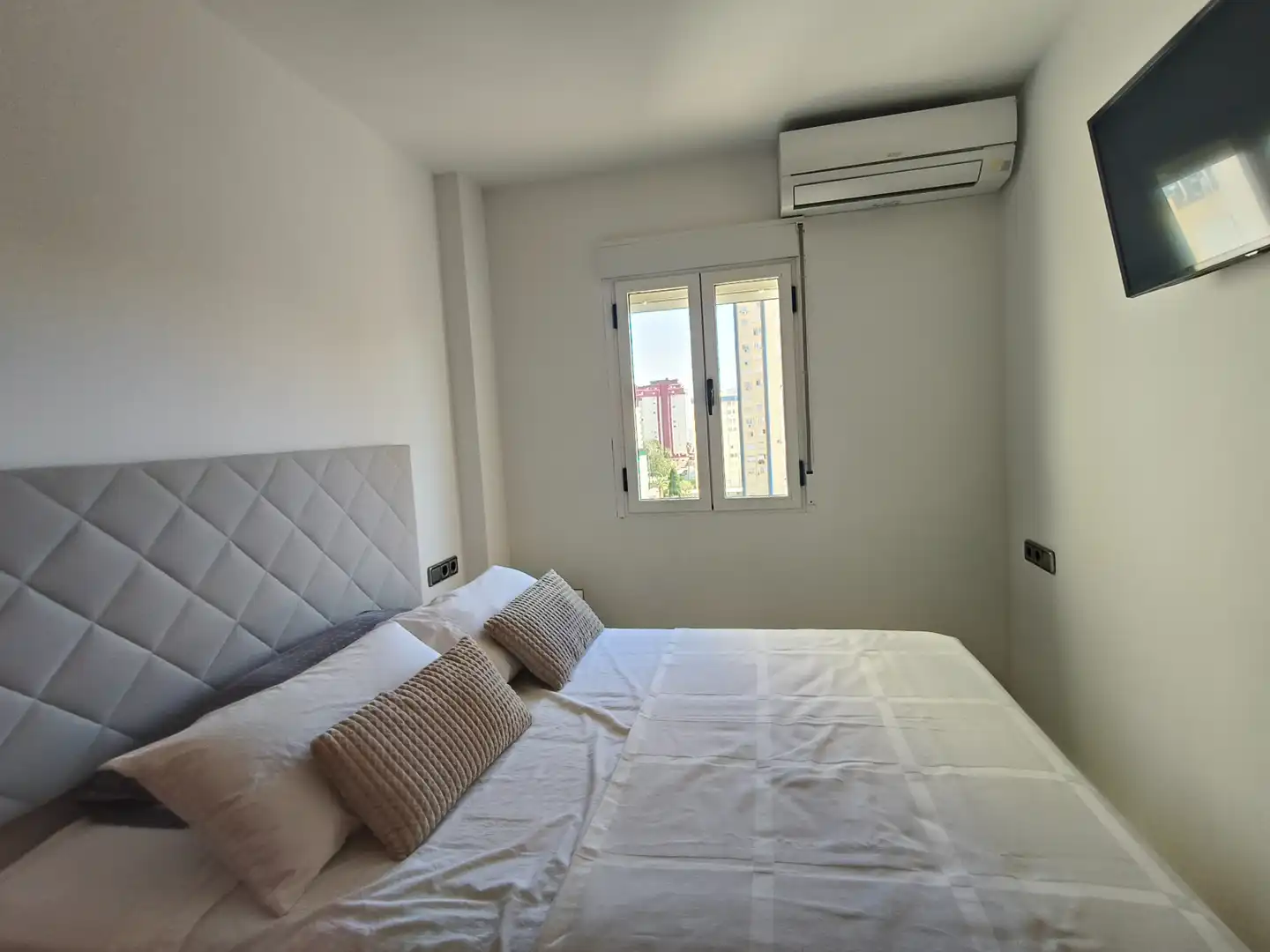 Habitación de Ático en venta en Gandia con Aire acondicionado, Terraza y Amueblado