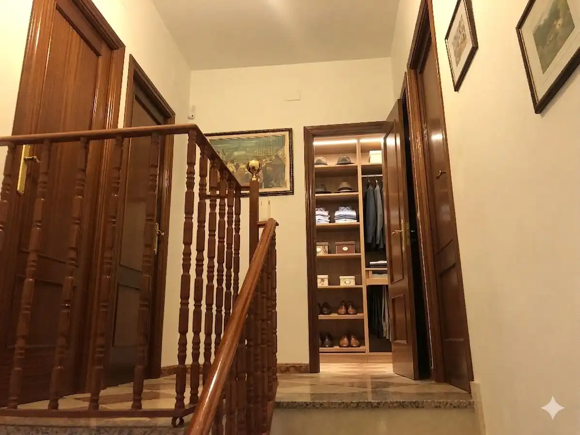 Casa adosada en venda en Cuevas de San Marcos amb Calefacció, Terrassa i Alarma