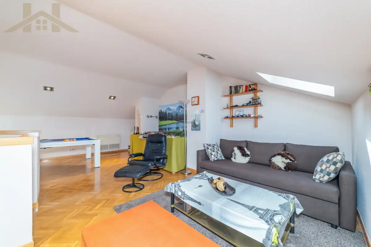 Casa adosada en venta en Altos del Olivar - El Caracol
