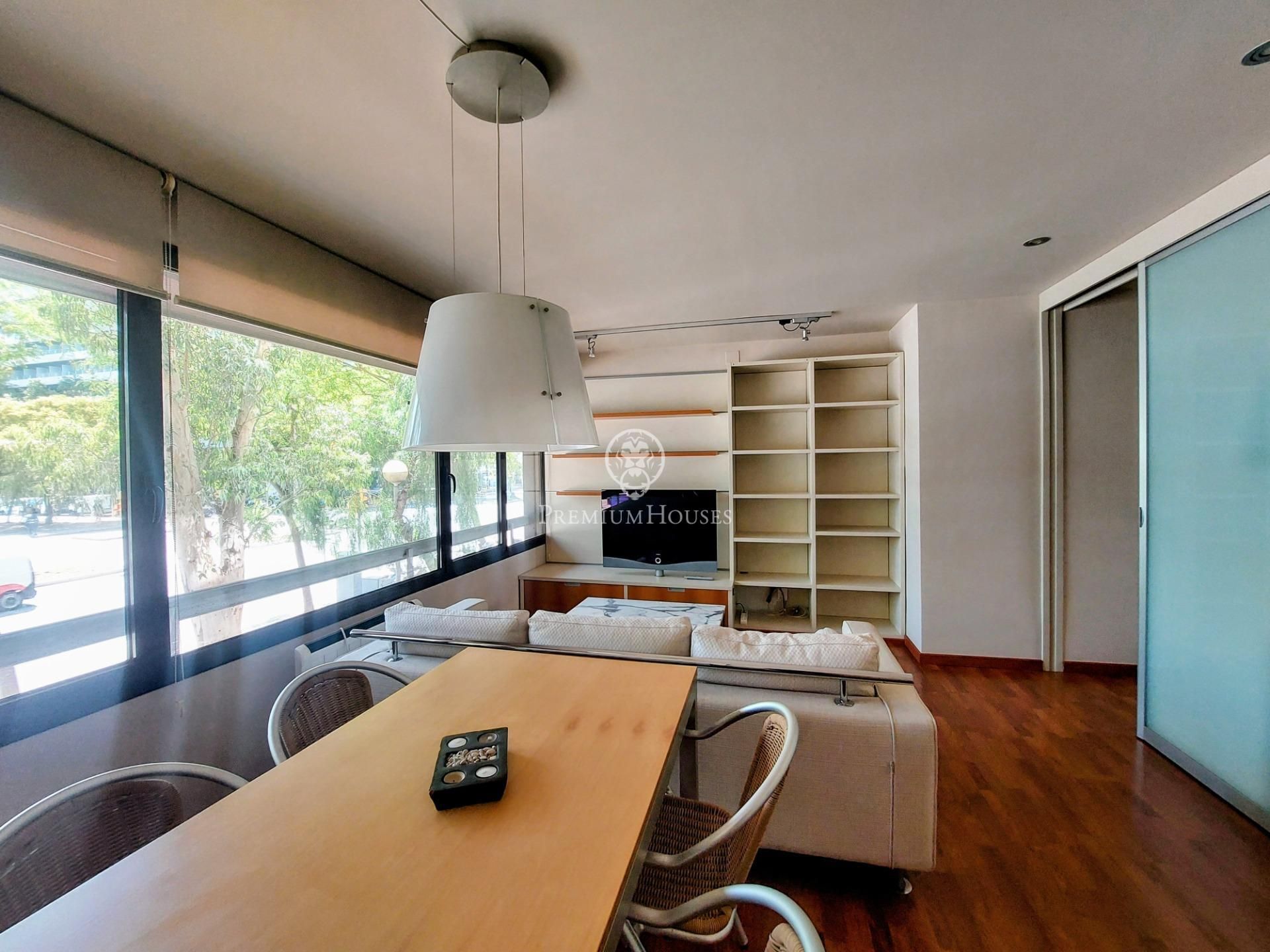 Sala d'estar de Planta baixa en venda en  Barcelona Capital amb Aire condicionat