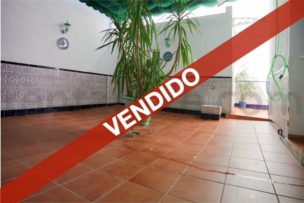 Jardí de Casa adosada en venda en Jerez de la Frontera amb Aire condicionat i Terrassa
