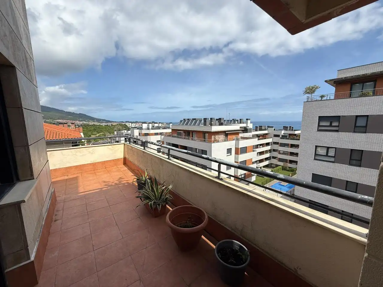 Terrassa de Pis en venda en Castro-Urdiales amb Calefacció, Parquet i Terrassa