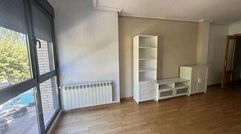 Foto 4 de Piso de alquiler en Del Pino Negral, Reyes Católicos - Paseo San Antonio, Cuenca Capital