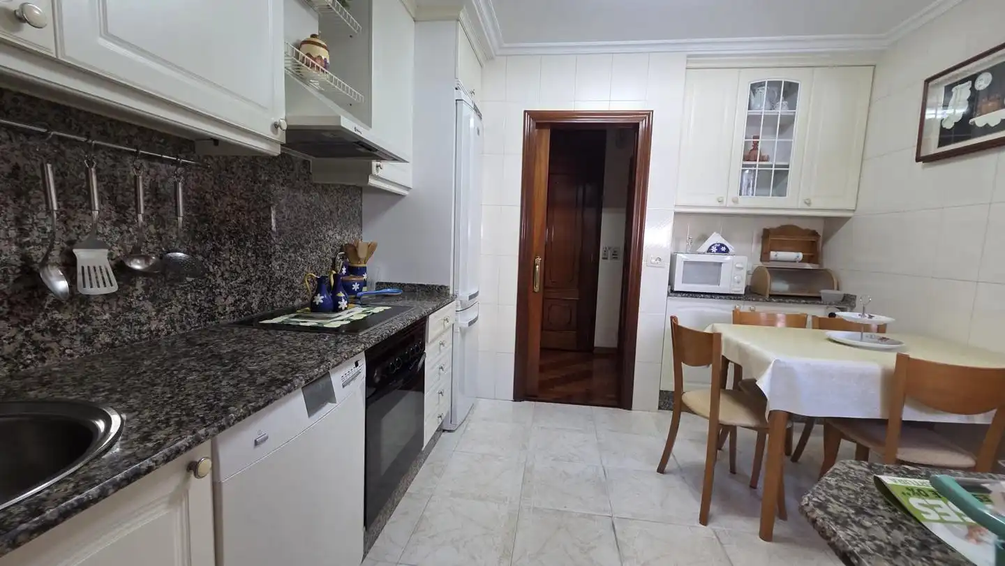 Kitchen of Flat for sale in Vigo   with Furnished
