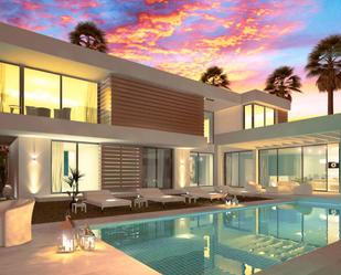 Swimming pool of House or chalet for sale in Marbella  with Air Conditioner, Terrace and Balcony