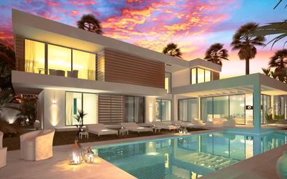 Swimming pool of House or chalet for sale in Marbella  with Air Conditioner, Terrace and Balcony