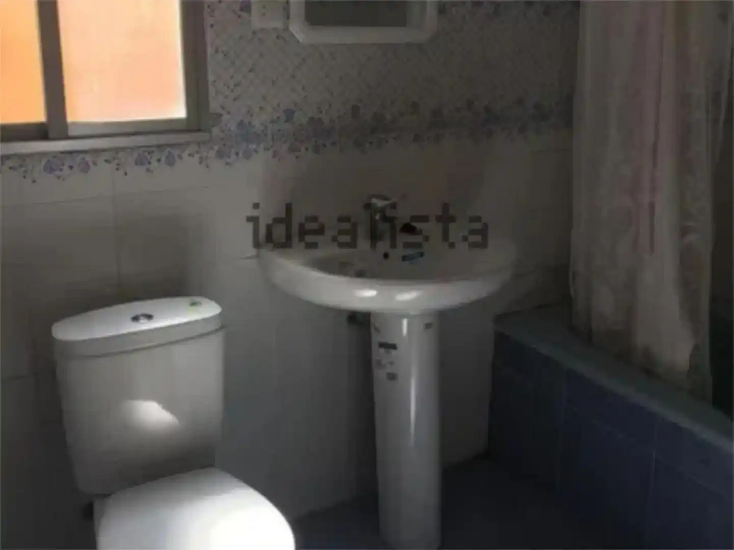 Baño de Piso en venta en Villatorres con Trastero y Balcón