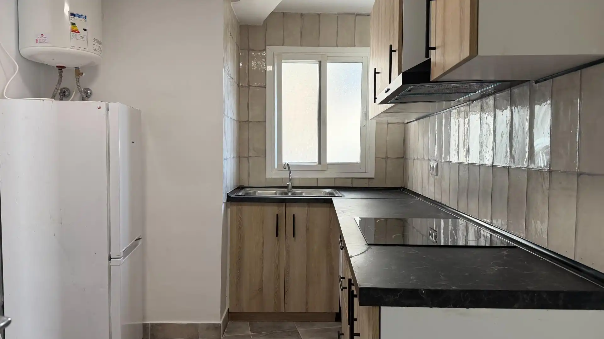 Kitchen of Flat for sale in Paterna  with Air Conditioner, Parquet flooring and Terrace
