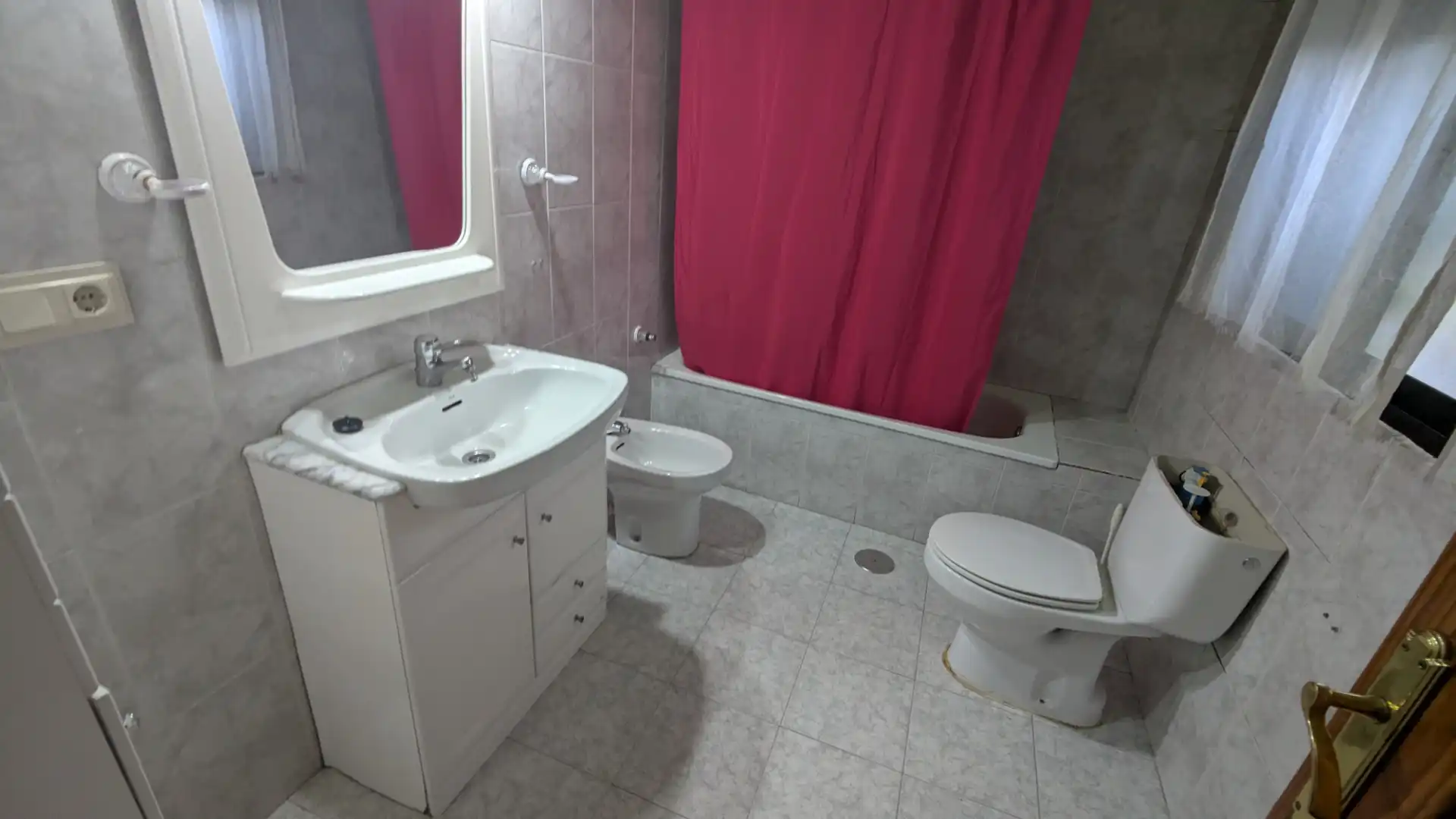 Baño de Casa adosada en venta en Las Gabias con Calefacción y Terraza