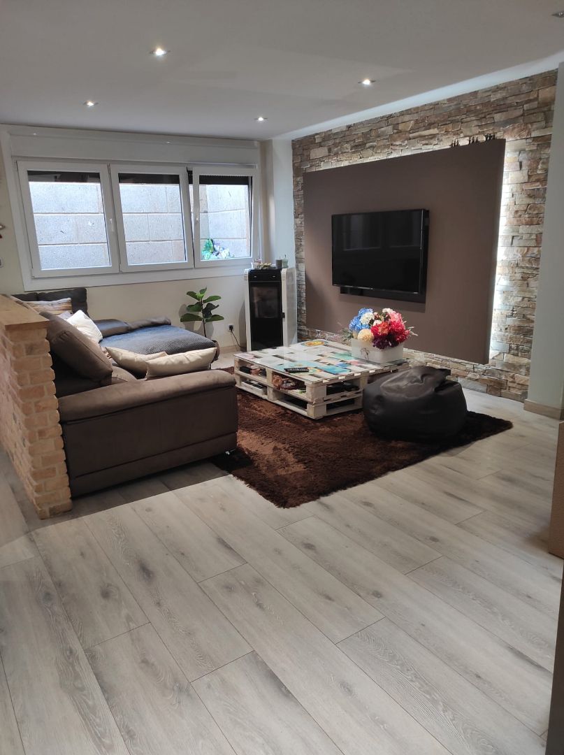 Sala de estar de Casa o chalet de alquiler en Vigo  con Calefacción, Parquet y Terraza