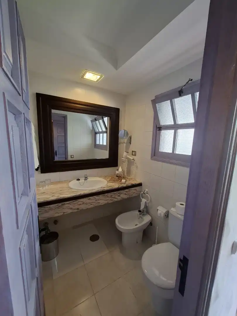 Baño de Apartamento en venta en San Bartolomé de Tirajana con Aire acondicionado, Amueblado y Balcón